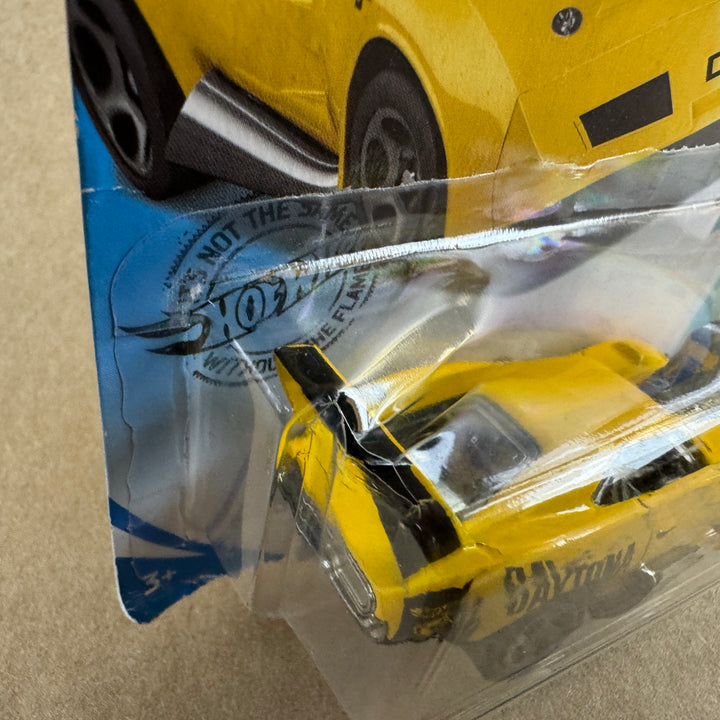Hot Wheels Dodge Charger Daytona Treasure Hunt 134/250 1:64 Diecast Car