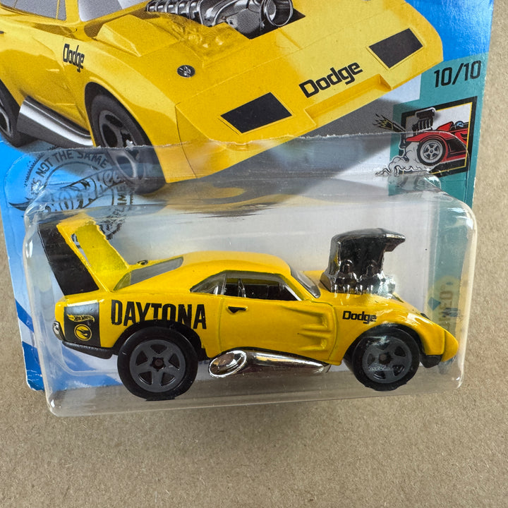 Hot Wheels Dodge Charger Daytona Treasure Hunt 134/250 1:64 Diecast Car
